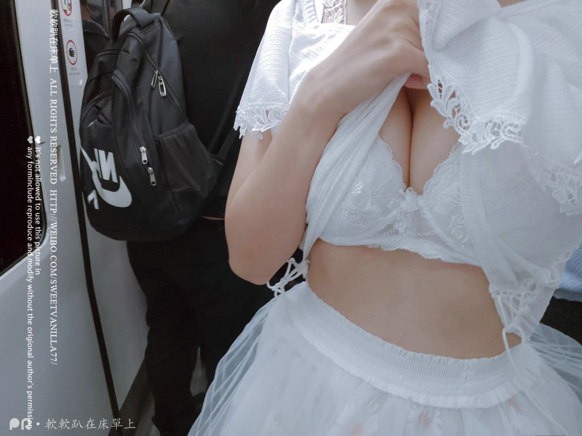 铃木美咲NO.062 软软趴在床单上 - 171126 被百人看到的露出 22P+4V_第1集