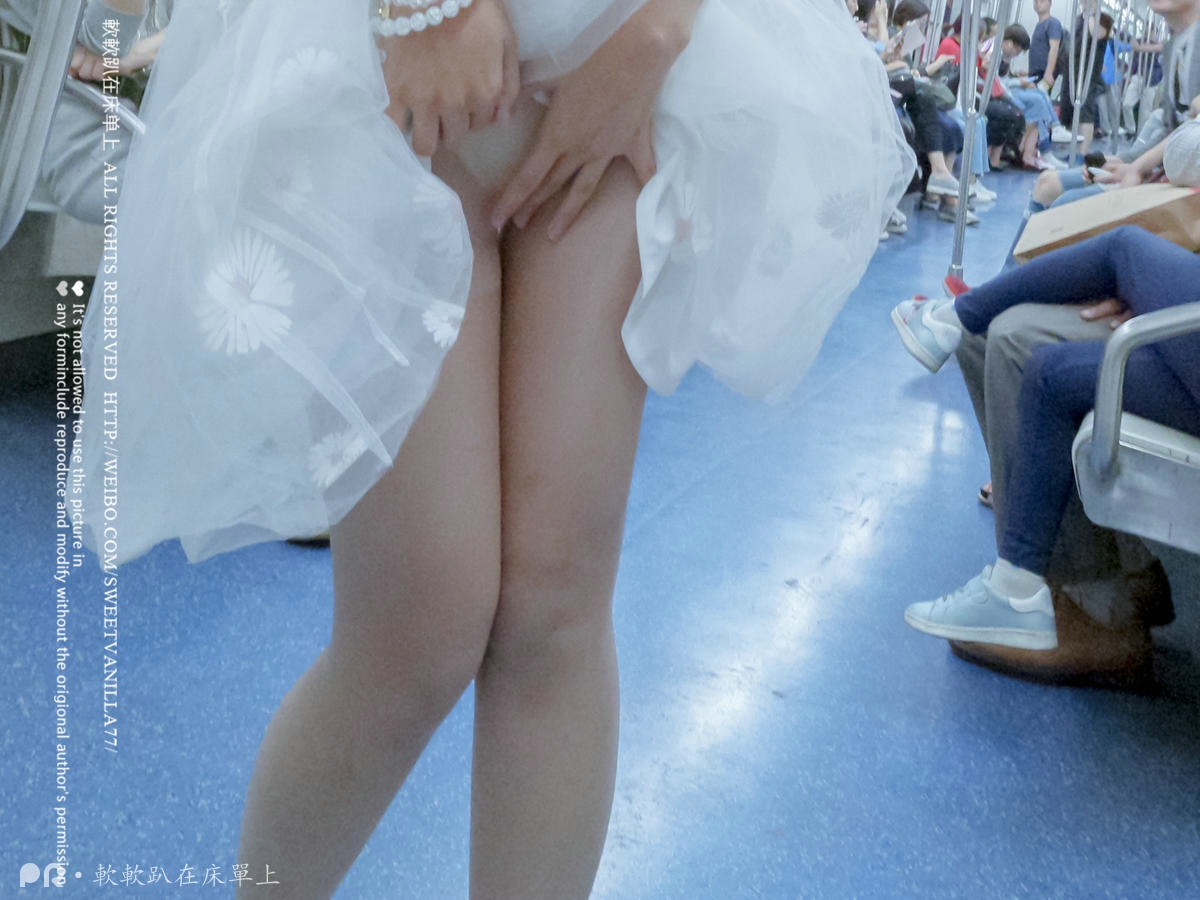 铃木美咲NO.062 软软趴在床单上 - 171126 被百人看到的露出 22P+4V_第1集