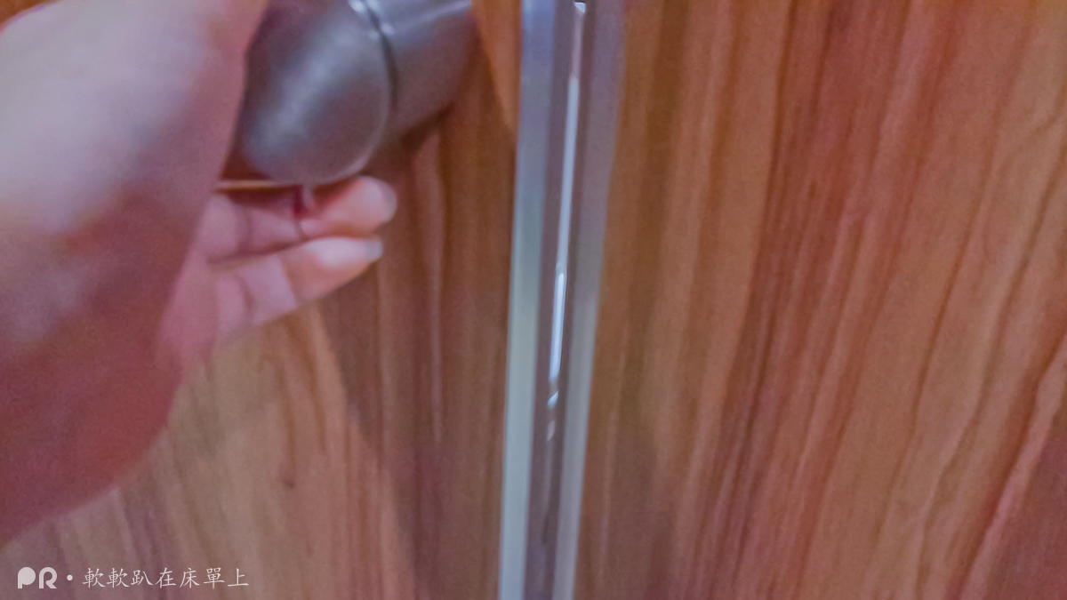 铃木美咲NO.063 软软趴在床单上 - 171212 偷看厕所里发生了什么 26P+5V_第1集