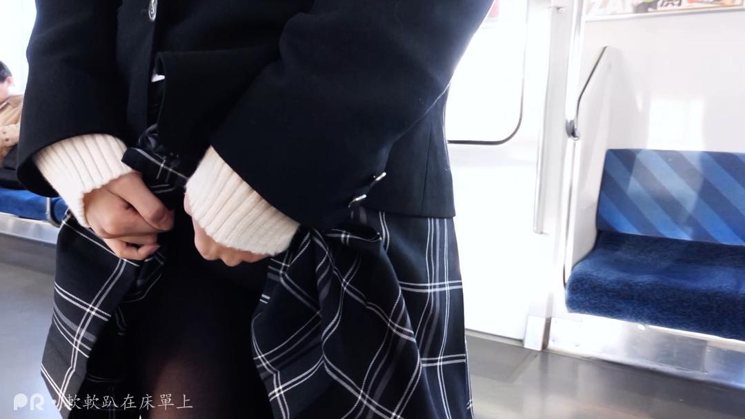 铃木美咲NO.064 软软趴在床单上 - 171231 地铁露出 20P+6V_第1集