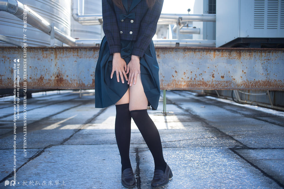 铃木美咲NO.066 软软趴在床单上 - 180117 天台露出记录完整 21P+3V_第1集