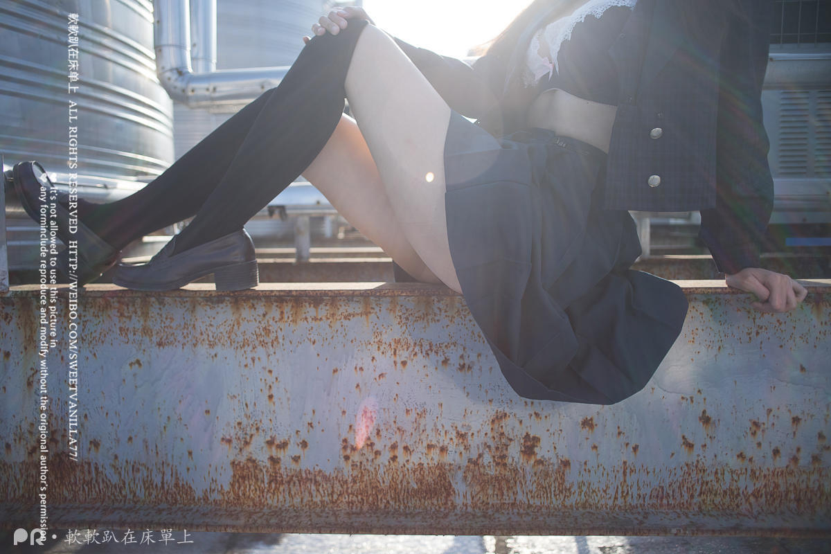 铃木美咲NO.066 软软趴在床单上 - 180117 天台露出记录完整 21P+3V_第1集