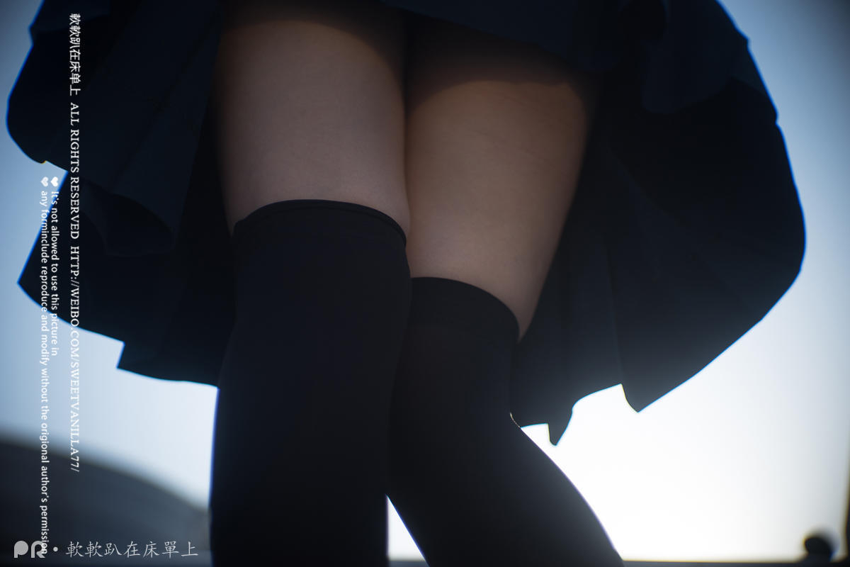 铃木美咲NO.066 软软趴在床单上 - 180117 天台露出记录完整 21P+3V_第1集