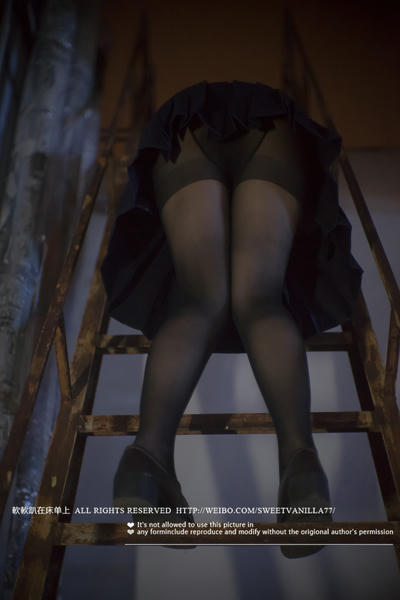 铃木美咲NO.072 软软趴在床单上 - 夜景天台黑丝连裤袜 6P+4V_第1集