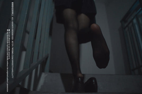 铃木美咲NO.074 软软趴在床单上 - 夜景楼道黑丝连裤袜 7P+2V_第1集