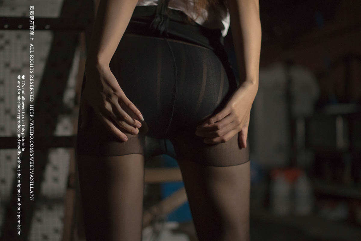 铃木美咲NO.077 软软趴在床单上 - 女J天台 5P+3V_第1集