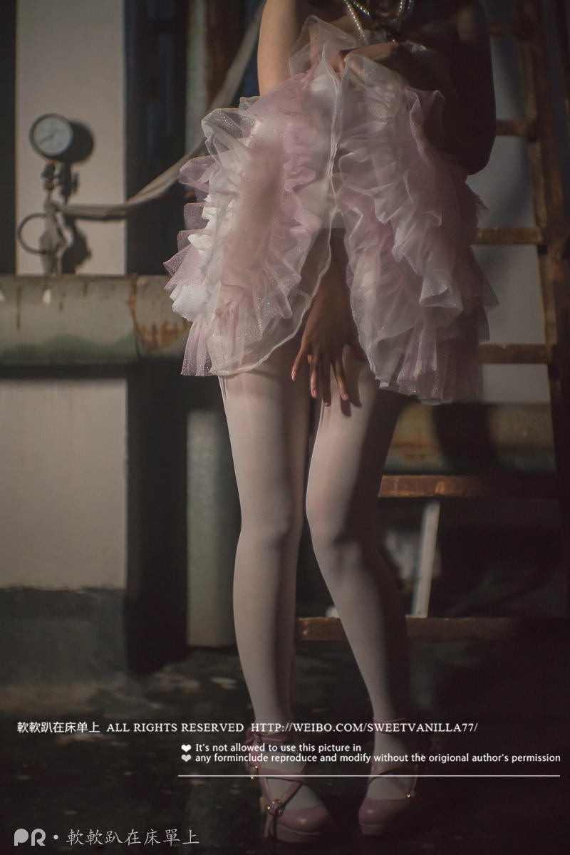 铃木美咲NO.082 软软趴在床单上 - 新年合集50分钟视频 30P+20V_第1集