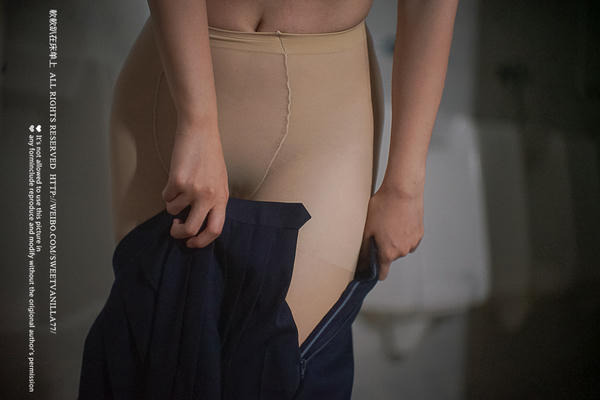 铃木美咲NO.088 软软趴在床单上 - 男厕 8P+2V_第1集