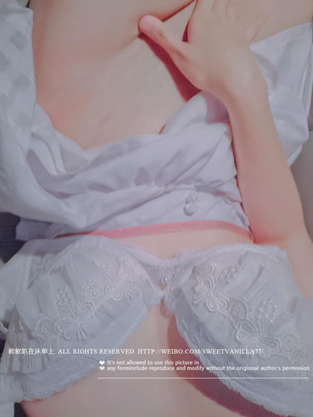 铃木美咲NO.092 软软趴在床单上 - 私家车2 18P+2V_第1集