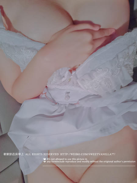 铃木美咲NO.092 软软趴在床单上 - 私家车2 18P+2V_第1集