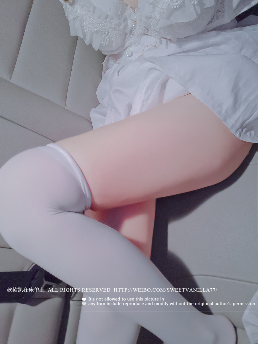 铃木美咲NO.092 软软趴在床单上 - 私家车2 18P+2V_第1集