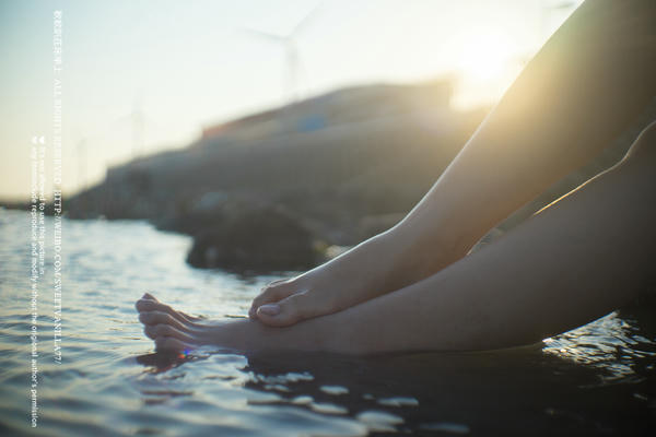 铃木美咲NO.094 软软趴在床单上 - 船上 3P+1V_第1集