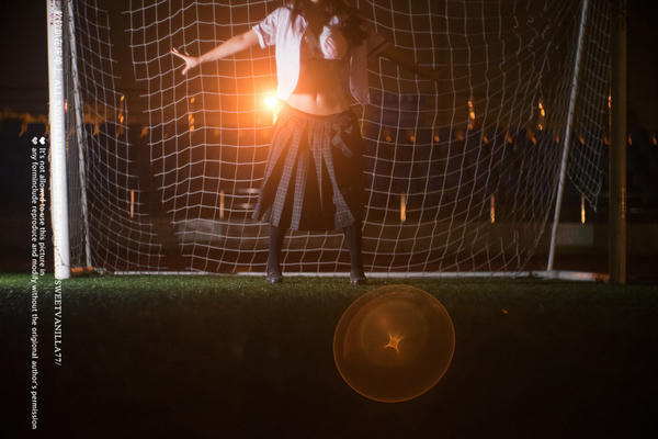 铃木美咲NO.099 软软趴在床单上 - 足球门 11P+2V_第1集