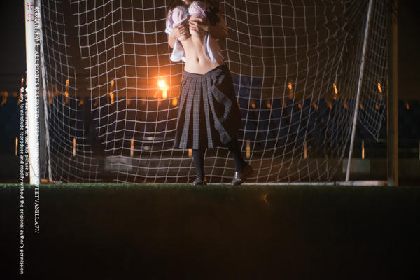 铃木美咲NO.099 软软趴在床单上 - 足球门 11P+2V_第1集