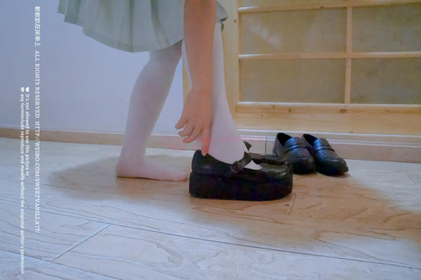 铃木美咲NO.124 软软趴在床单上&邪魔暖暖&千岁娇 - 170817 3P初体验！44P+8V_第2集