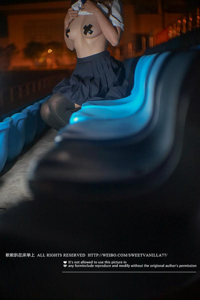 NO.142 铃木美咲(Misaki Suzuki) - 公然半裸露出-羞耻！在操场的观看区 27P+3V_第2集