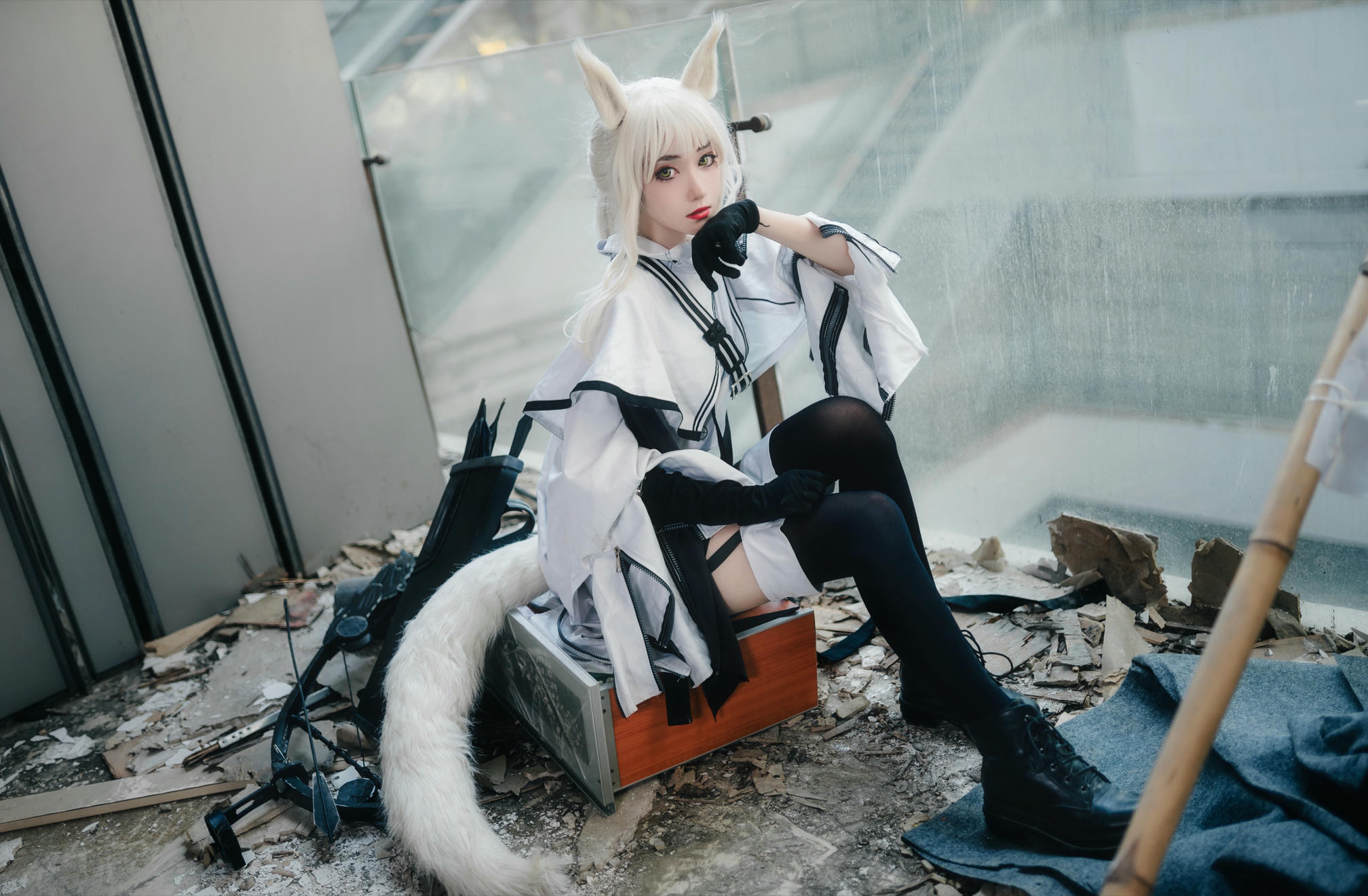 南桃Momoko NO.014 白金常服 [17P-34MB]_第1集