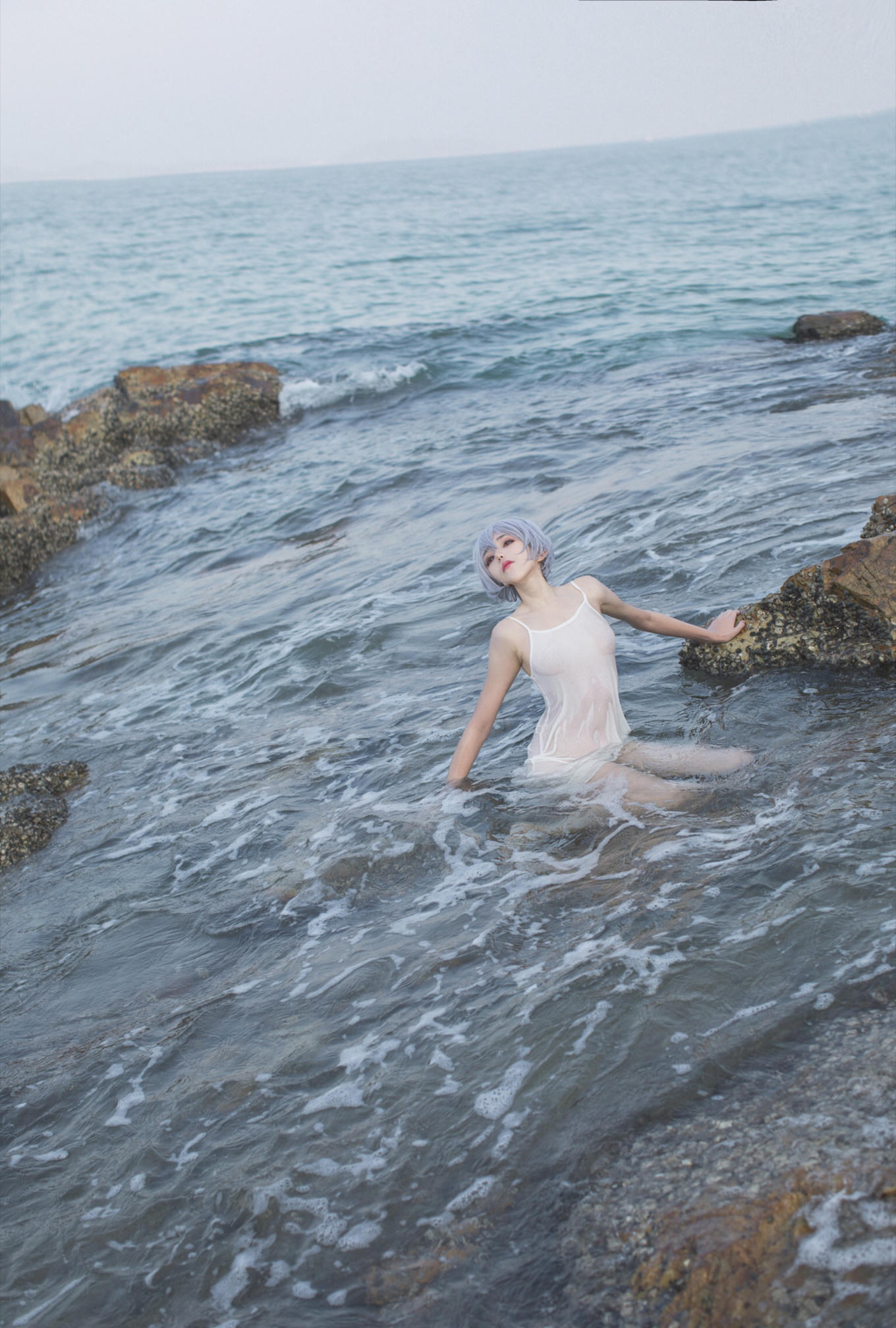 南桃Momoko NO.002 绫波丽白裙 [25P-155MB]_第1集