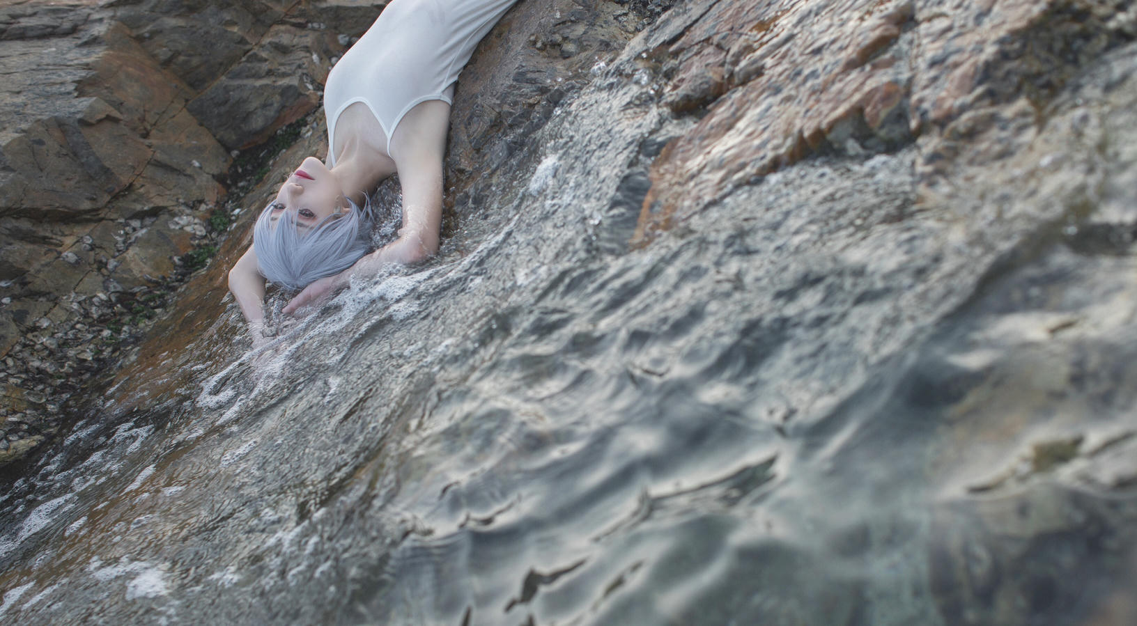 南桃Momoko NO.002 绫波丽白裙 [25P-155MB]_第2集