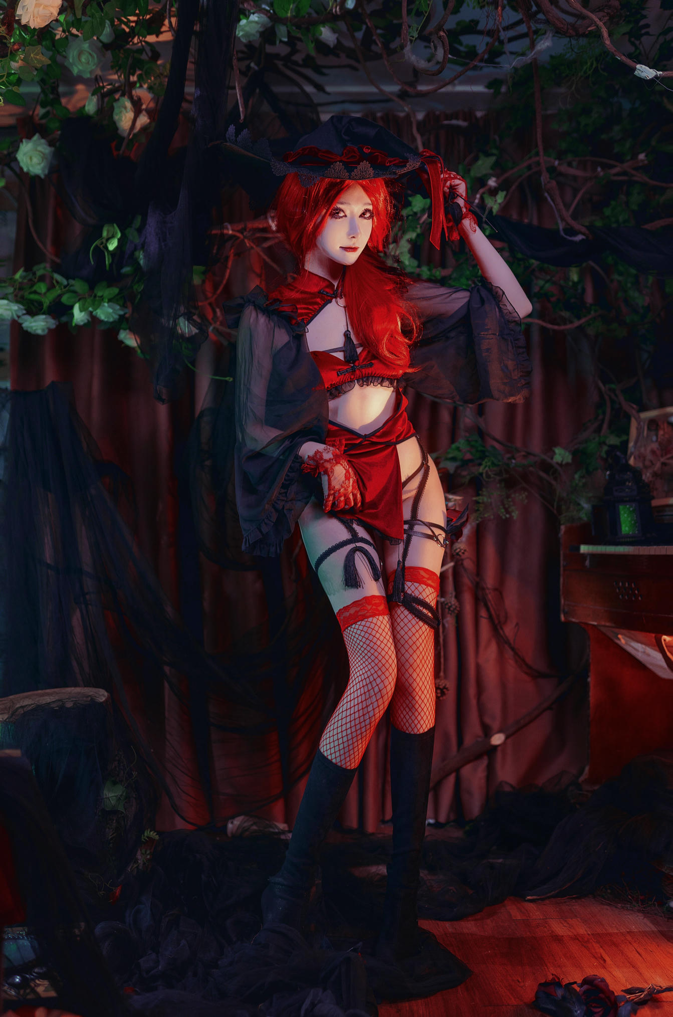 南桃Momoko NO.084 红女巫 [19P 162MB]_第1集