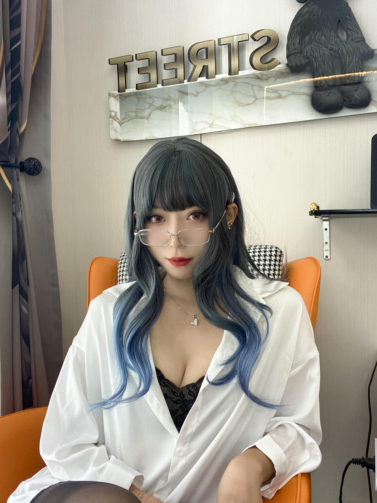 Money冷冷 NO.019 白衬衫 [84P2V 2.62GB]_第1集