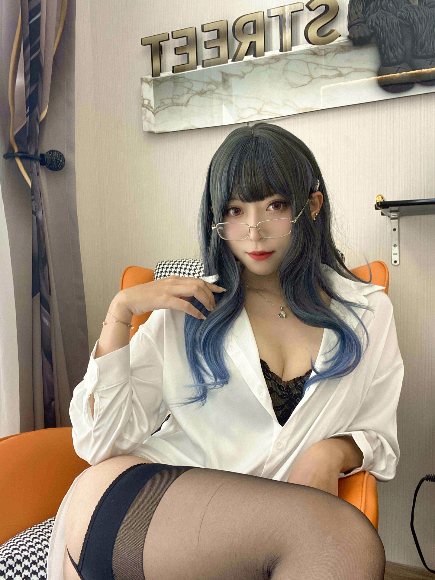 Money冷冷 NO.019 白衬衫 [84P2V 2.62GB]_第1集