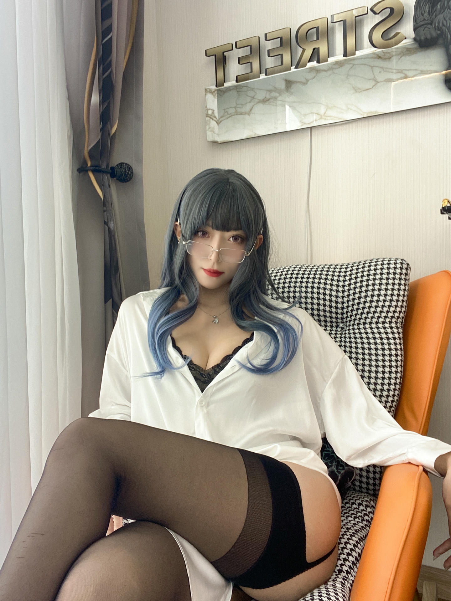 Money冷冷 NO.019 白衬衫 [84P2V 2.62GB]_第1集