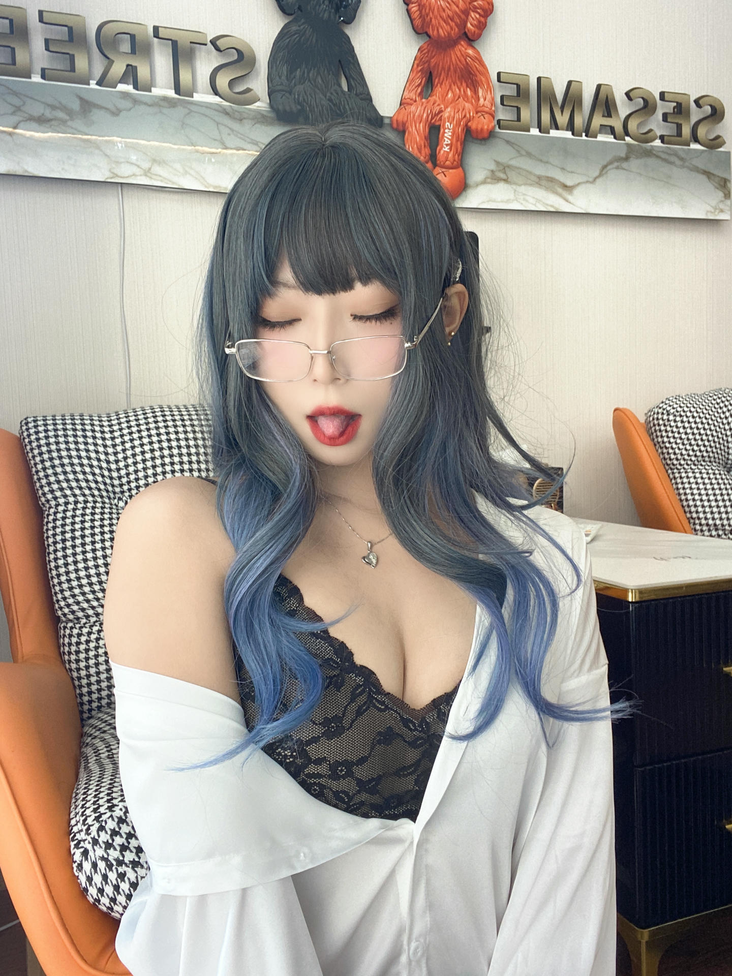 Money冷冷 NO.019 白衬衫 [84P2V 2.62GB]_第2集