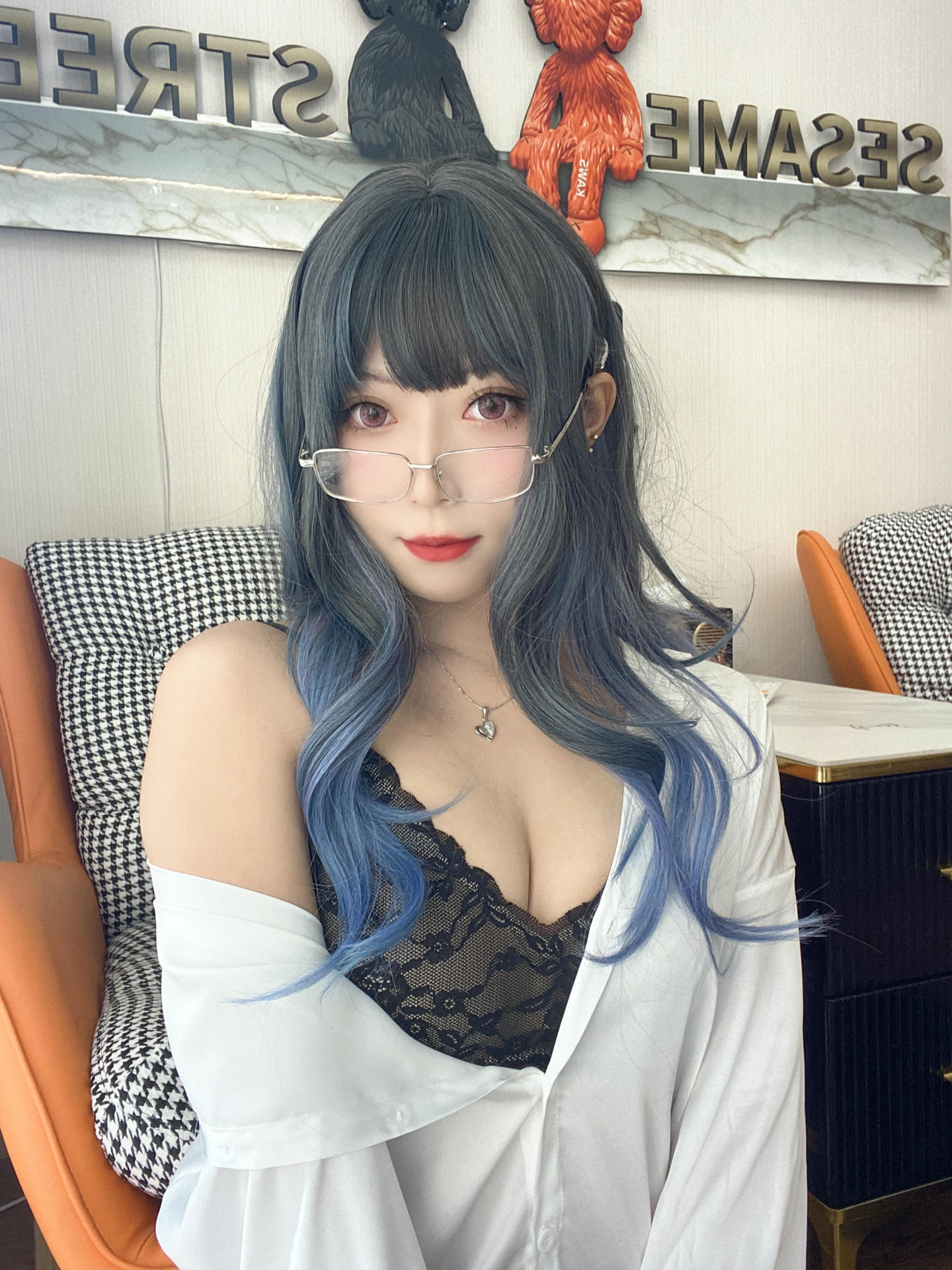 Money冷冷 NO.019 白衬衫 [84P2V 2.62GB]_第2集