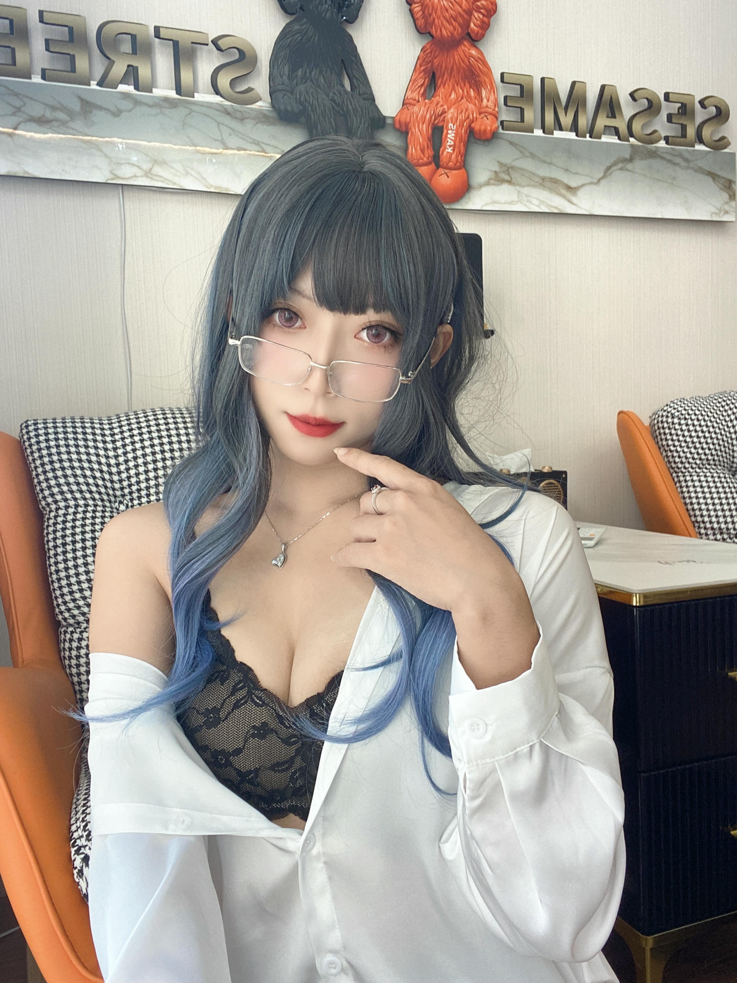 Money冷冷 NO.019 白衬衫 [84P2V 2.62GB]_第2集