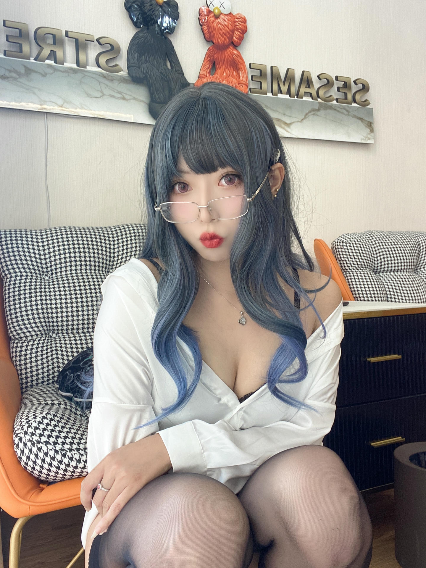 Money冷冷 NO.019 白衬衫 [84P2V 2.62GB]_第3集