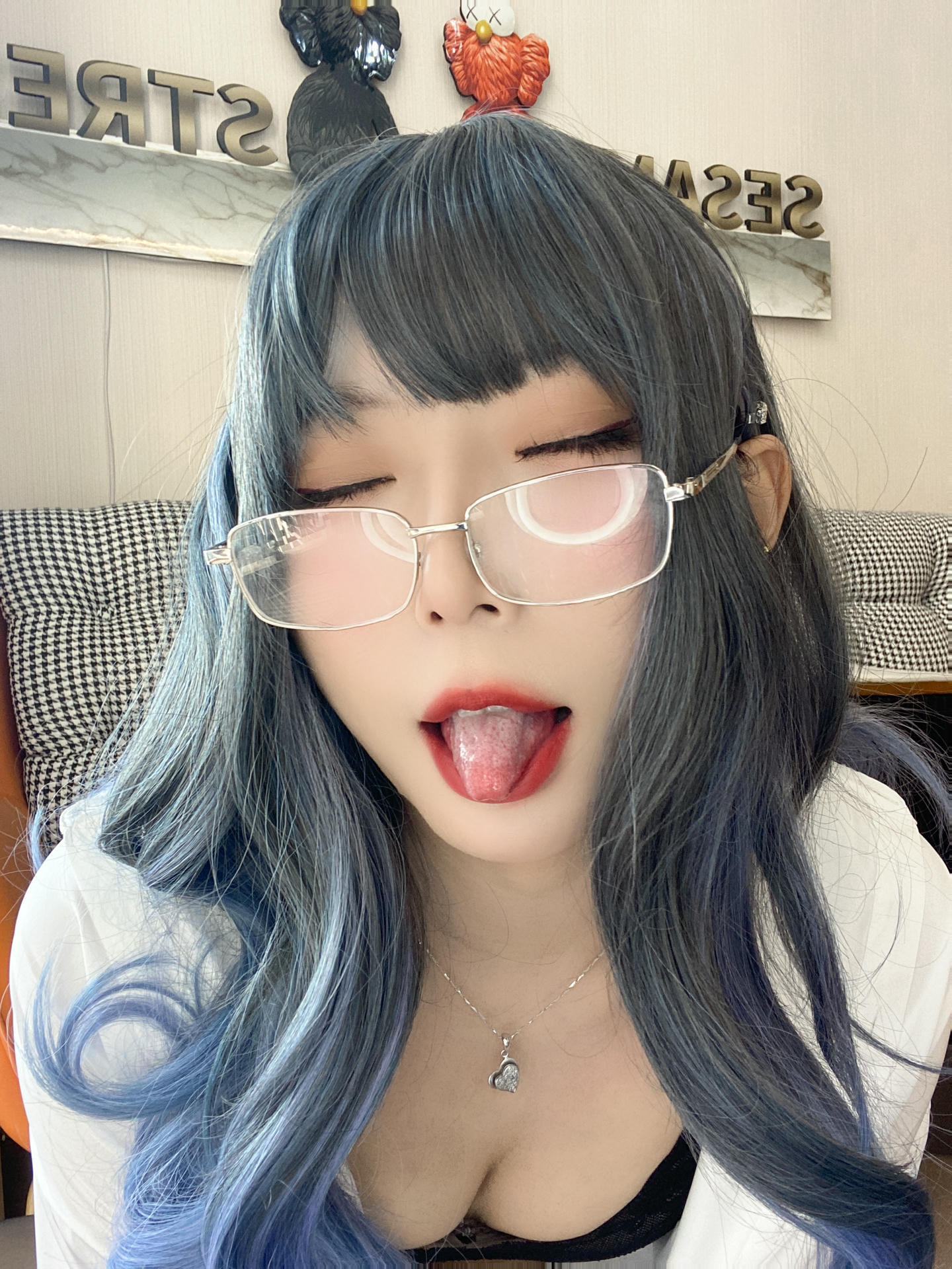 Money冷冷 NO.019 白衬衫 [84P2V 2.62GB]_第3集