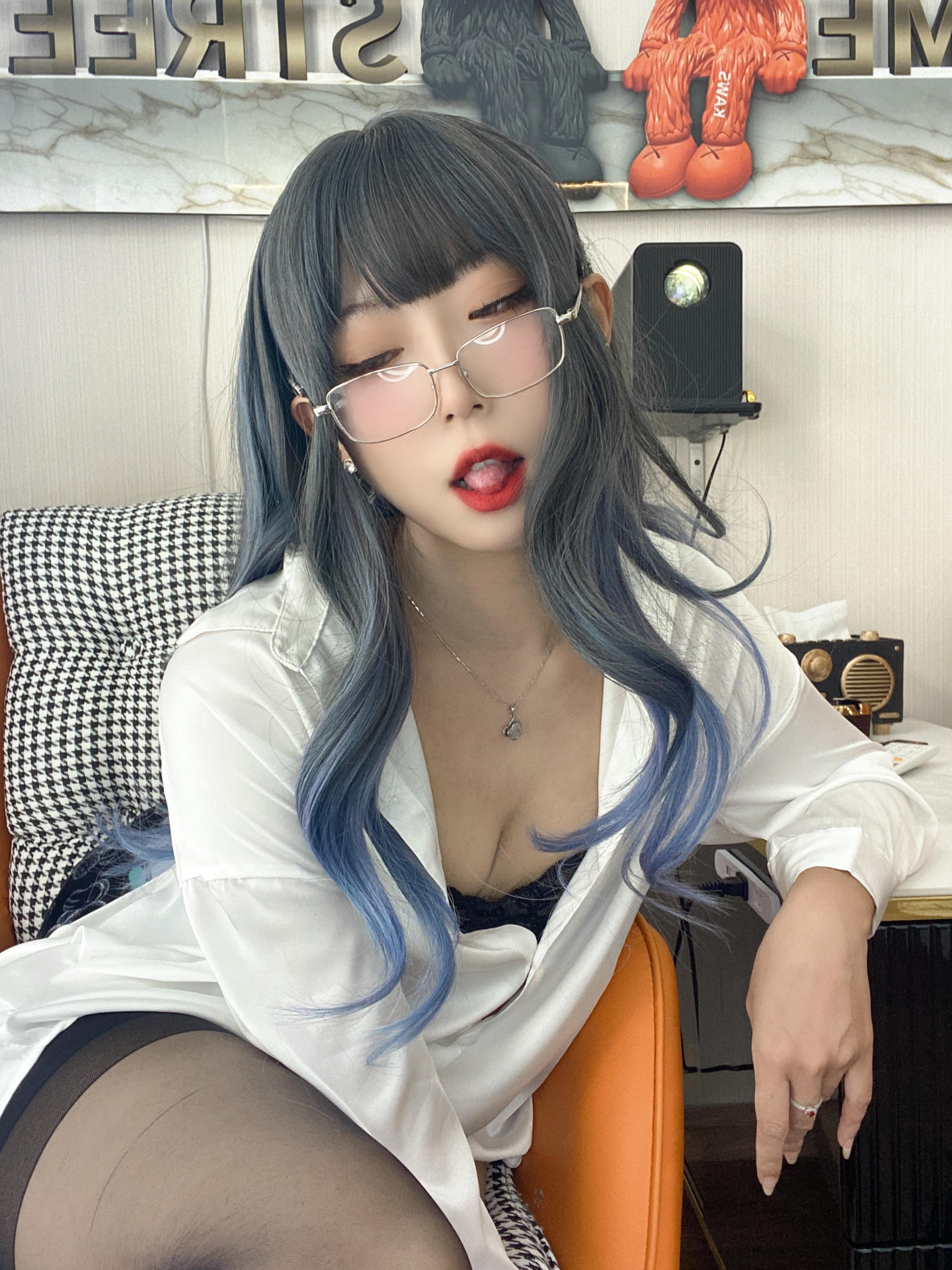 Money冷冷 NO.019 白衬衫 [84P2V 2.62GB]_第1集