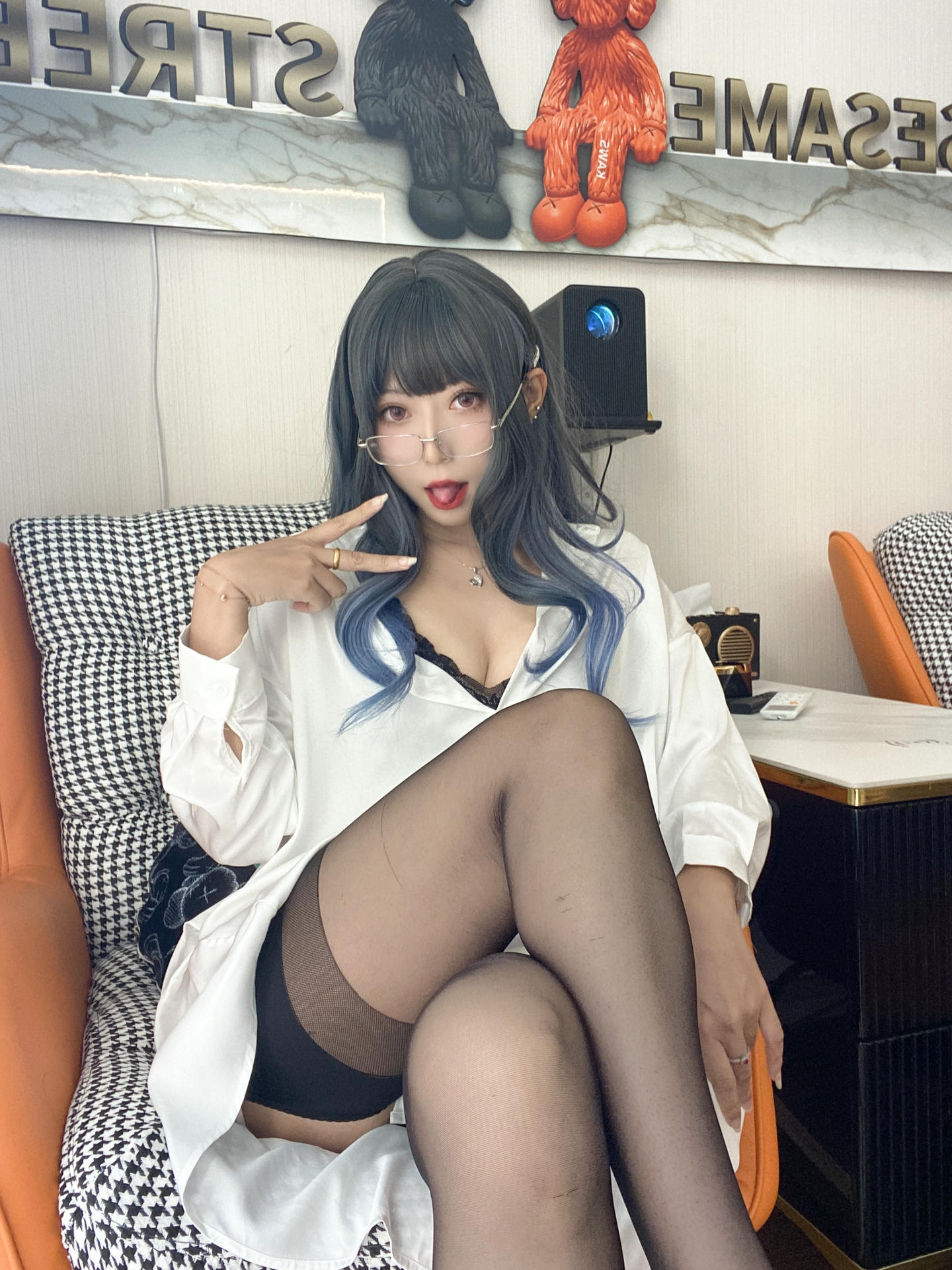 Money冷冷 NO.019 白衬衫 [84P2V 2.62GB]_第1集