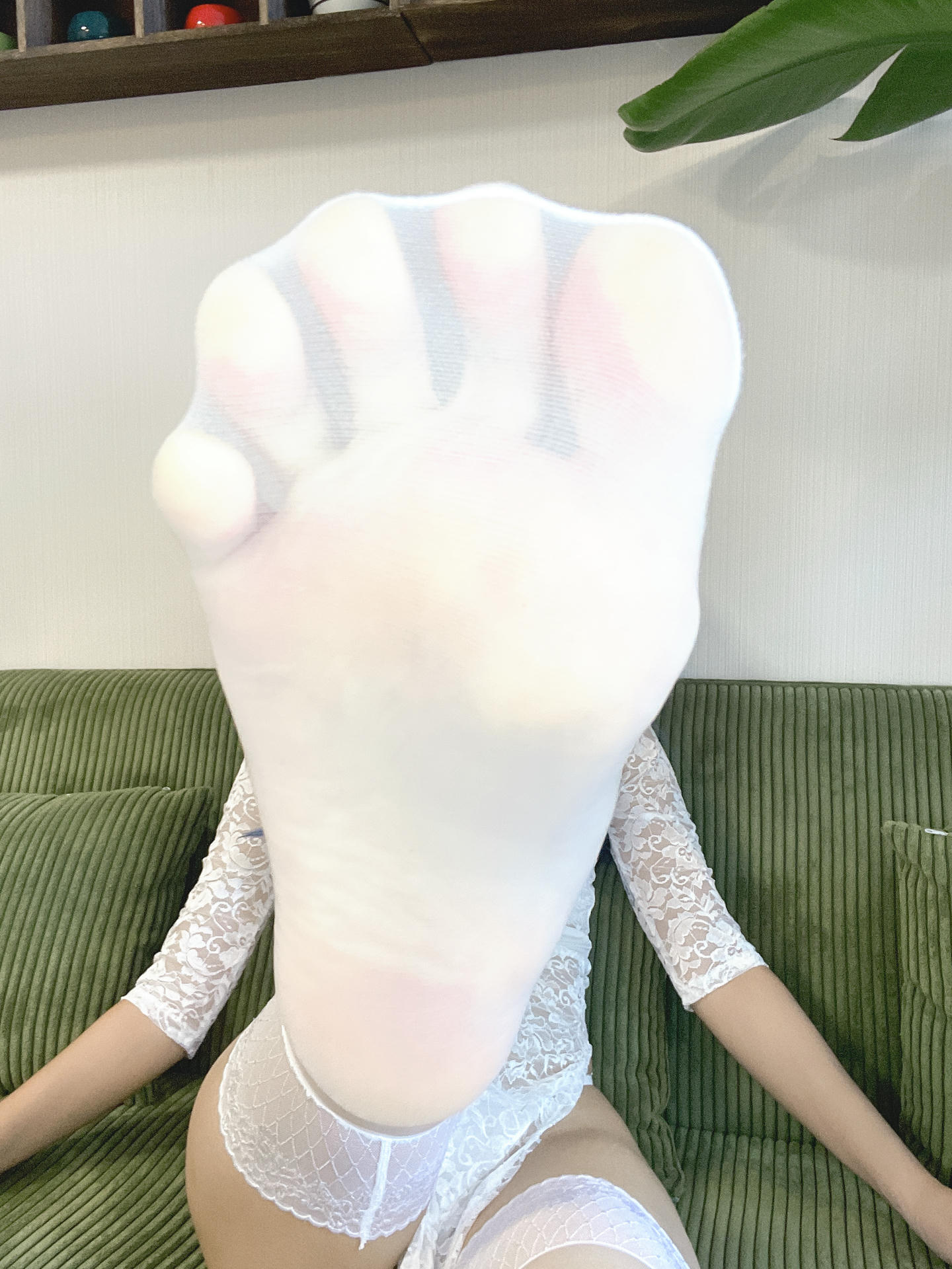 Money冷冷 NO.036 白蕾丝长裙 [73P2V 2.87GB]_第1集