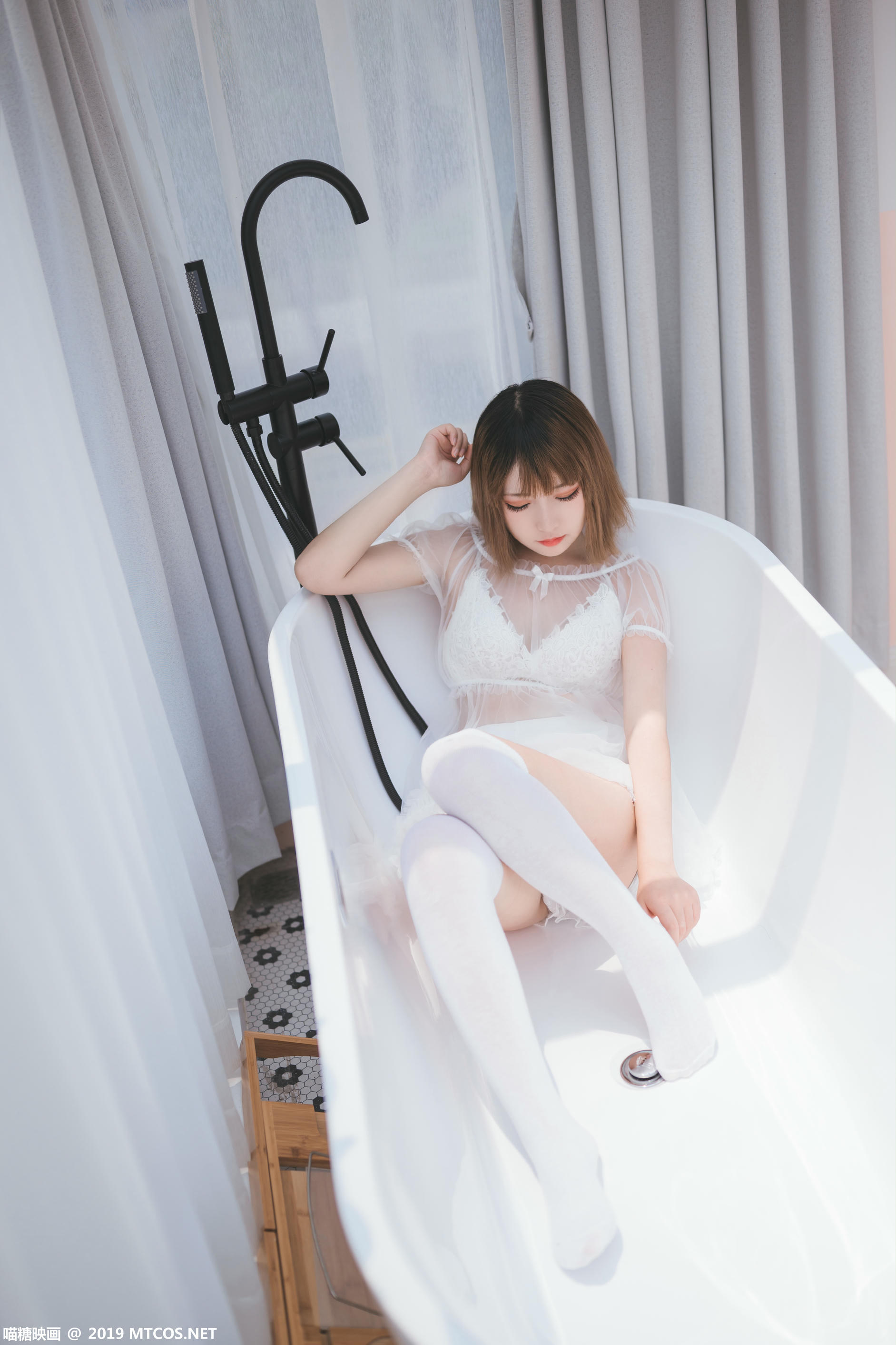 [喵糖映画] VOL.025 纯情白裙[42P／356MB]_第1集