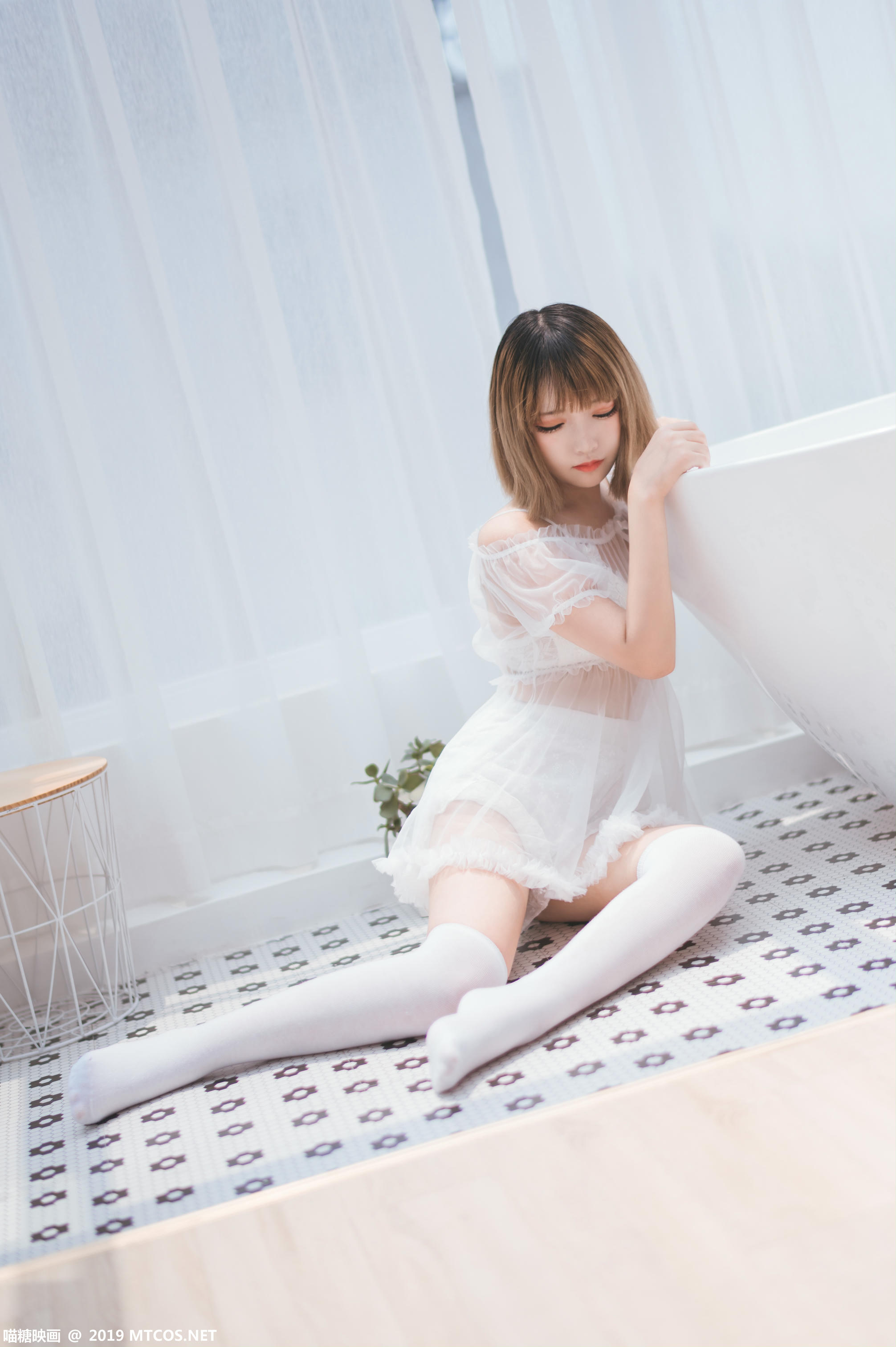 [喵糖映画] VOL.025 纯情白裙[42P／356MB]_第1集