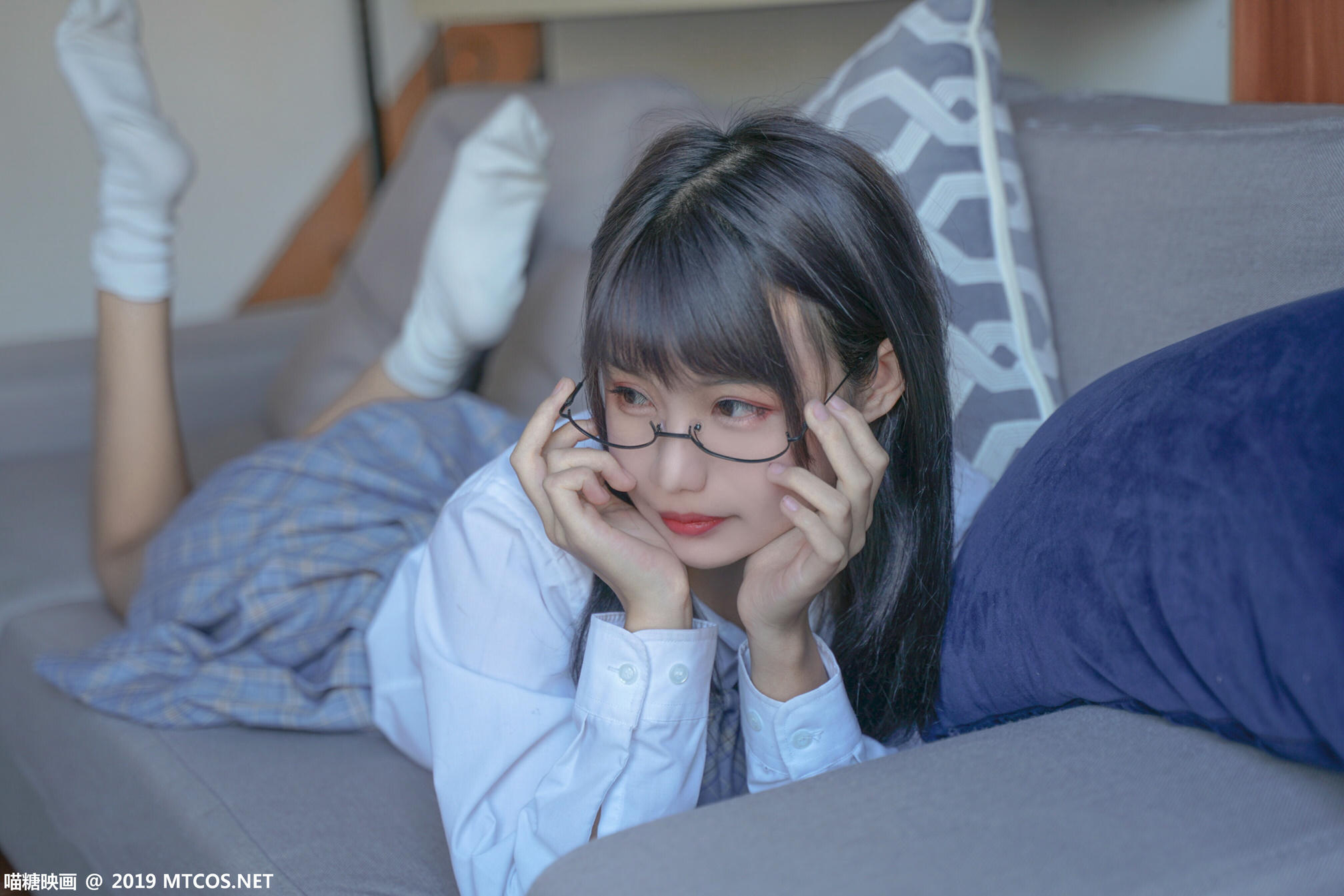 [喵糖映画] VOL.047 果腿制服裙[44P／384MB]_第2集