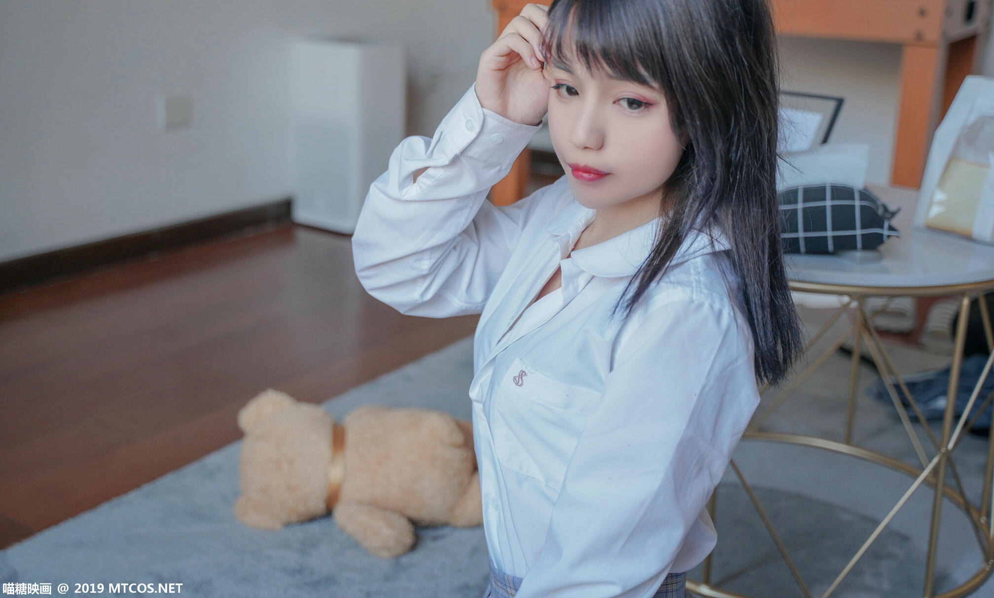 [喵糖映画] VOL.047 果腿制服裙[44P／384MB]_第2集