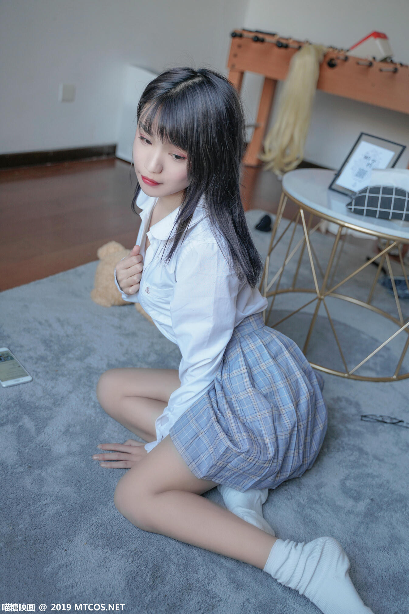 [喵糖映画] VOL.047 果腿制服裙[44P／384MB]_第2集