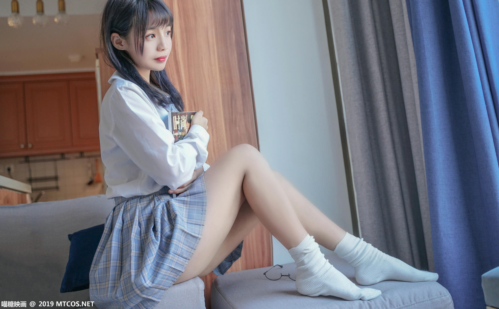 [喵糖映画] VOL.047 果腿制服裙[44P／384MB]_第2集