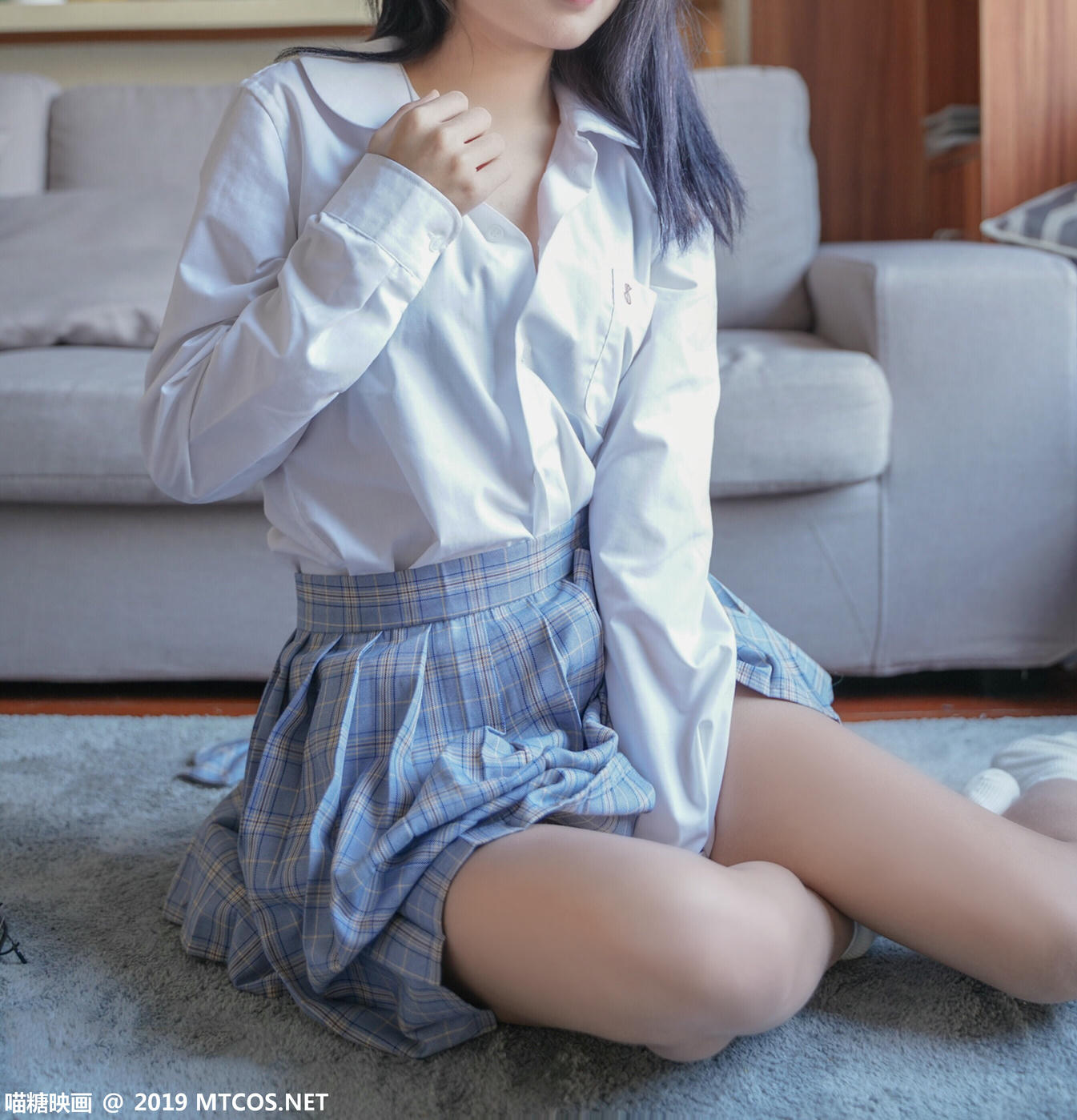 [喵糖映画] VOL.047 果腿制服裙[44P／384MB]_第3集