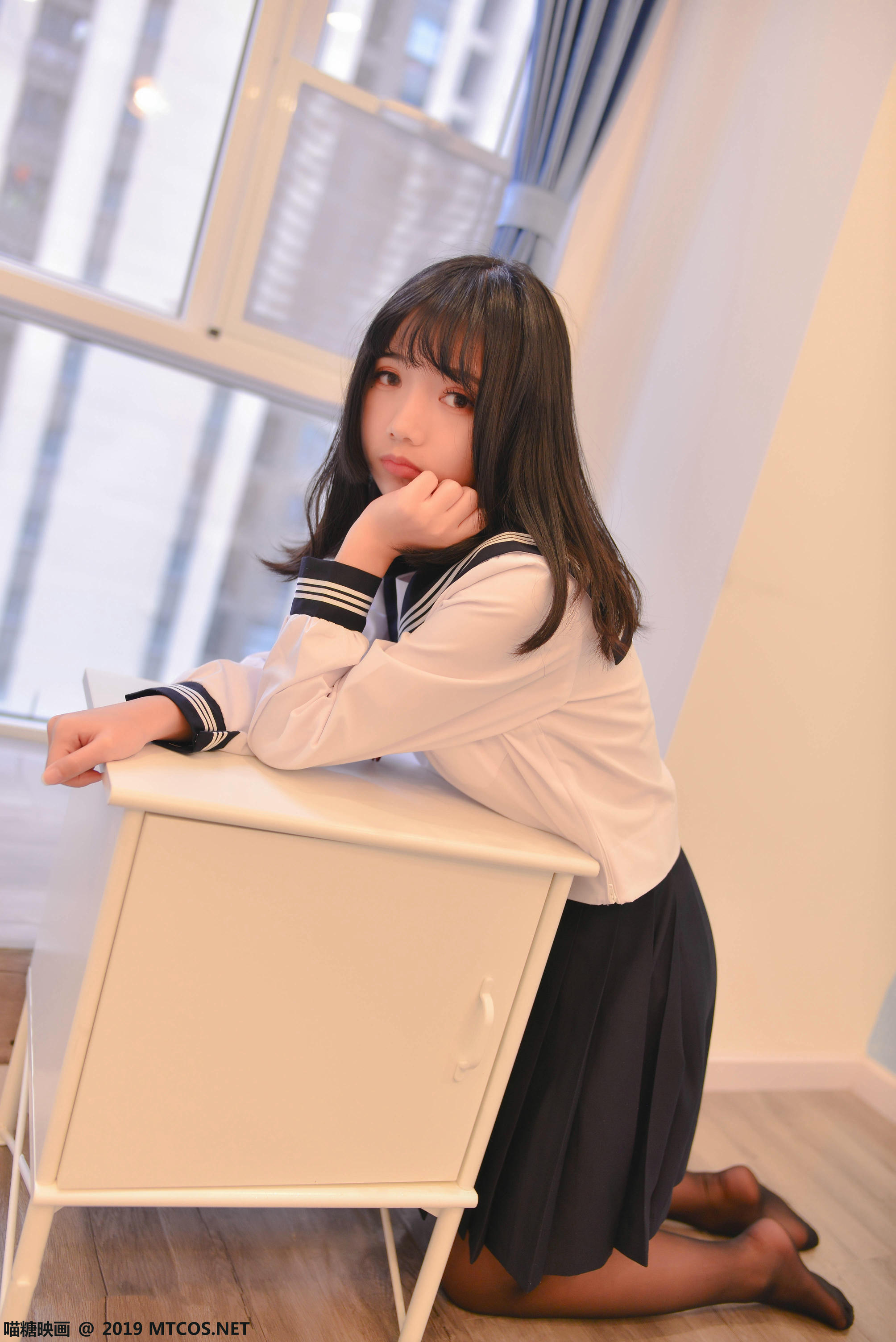 [喵糖映画] VOL.064 制服下的死库水[38P／187MB]_第1集