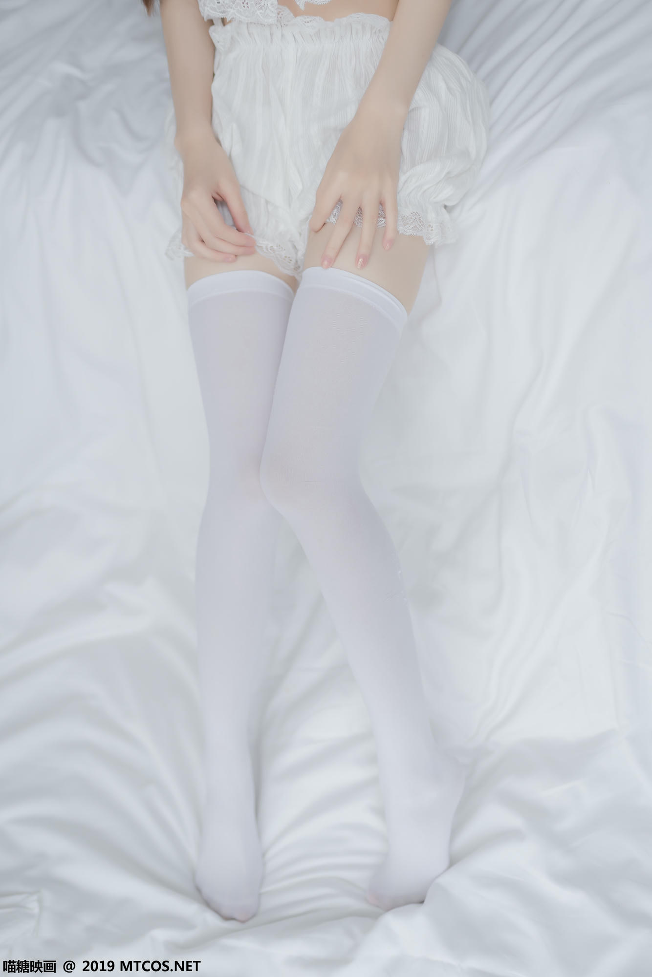 [喵糖映画] VOL.065 白丝双马尾[40P／125MB]_第1集