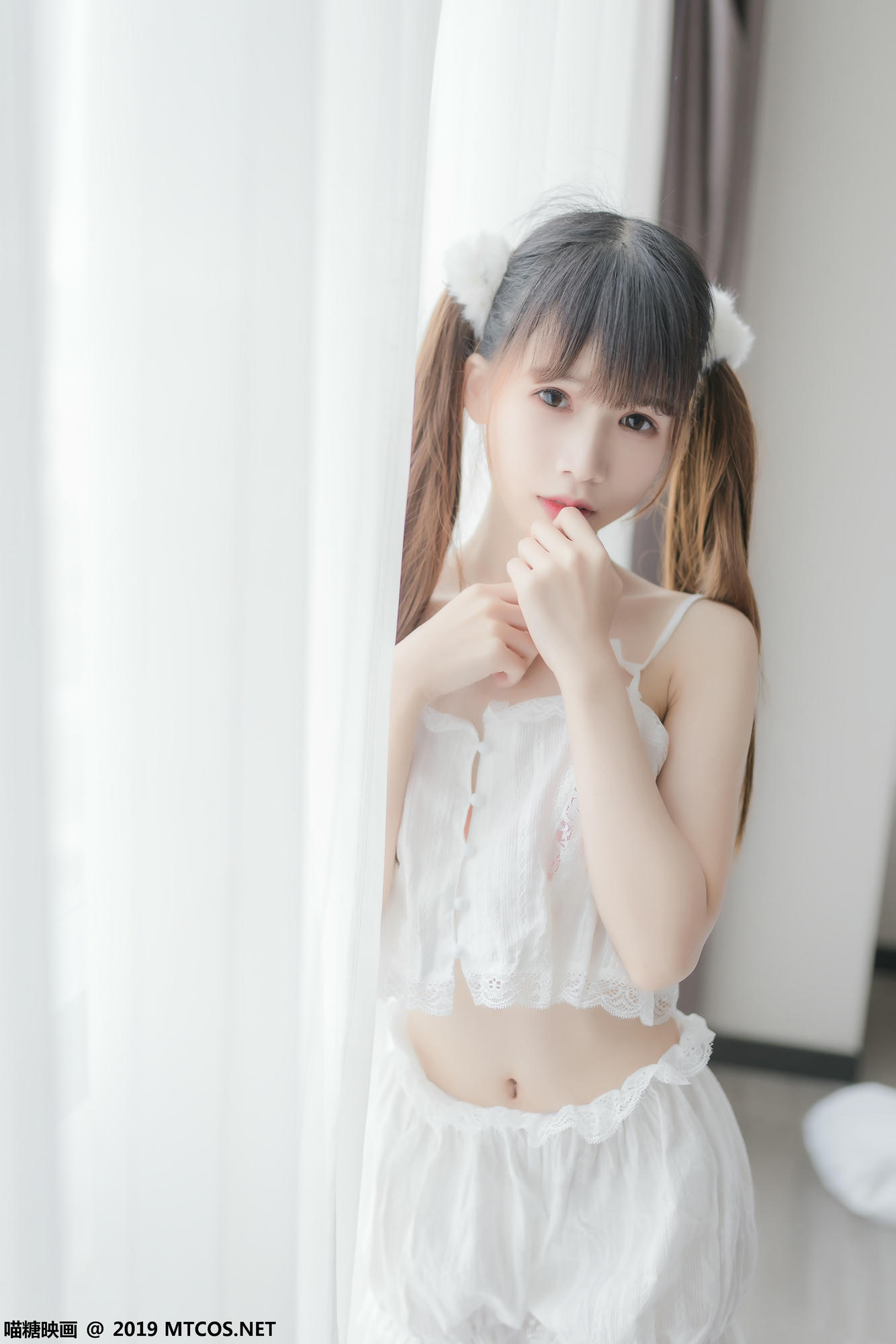 [喵糖映画] VOL.065 白丝双马尾[40P／125MB]_第2集