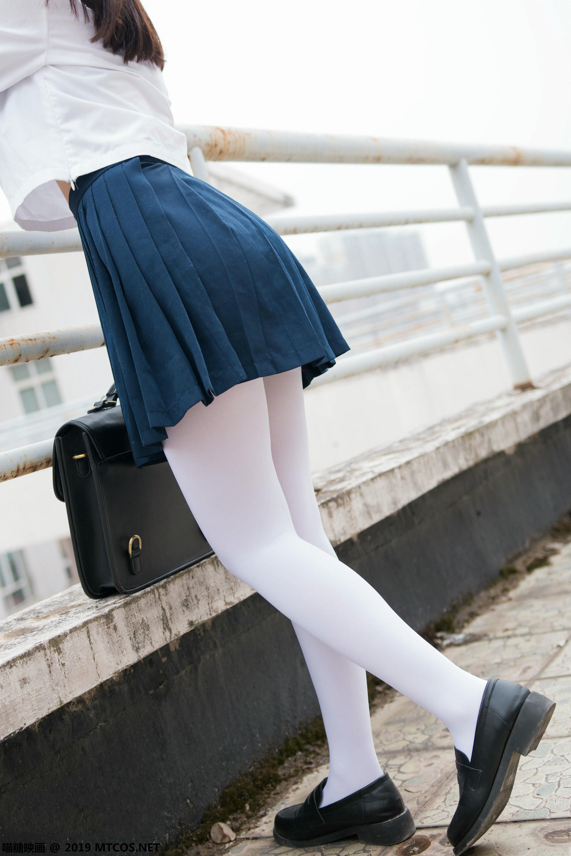 [喵糖映画] VOL.067 半度度度喵 喵喵的白丝水手服[46P／245MB]_第1集