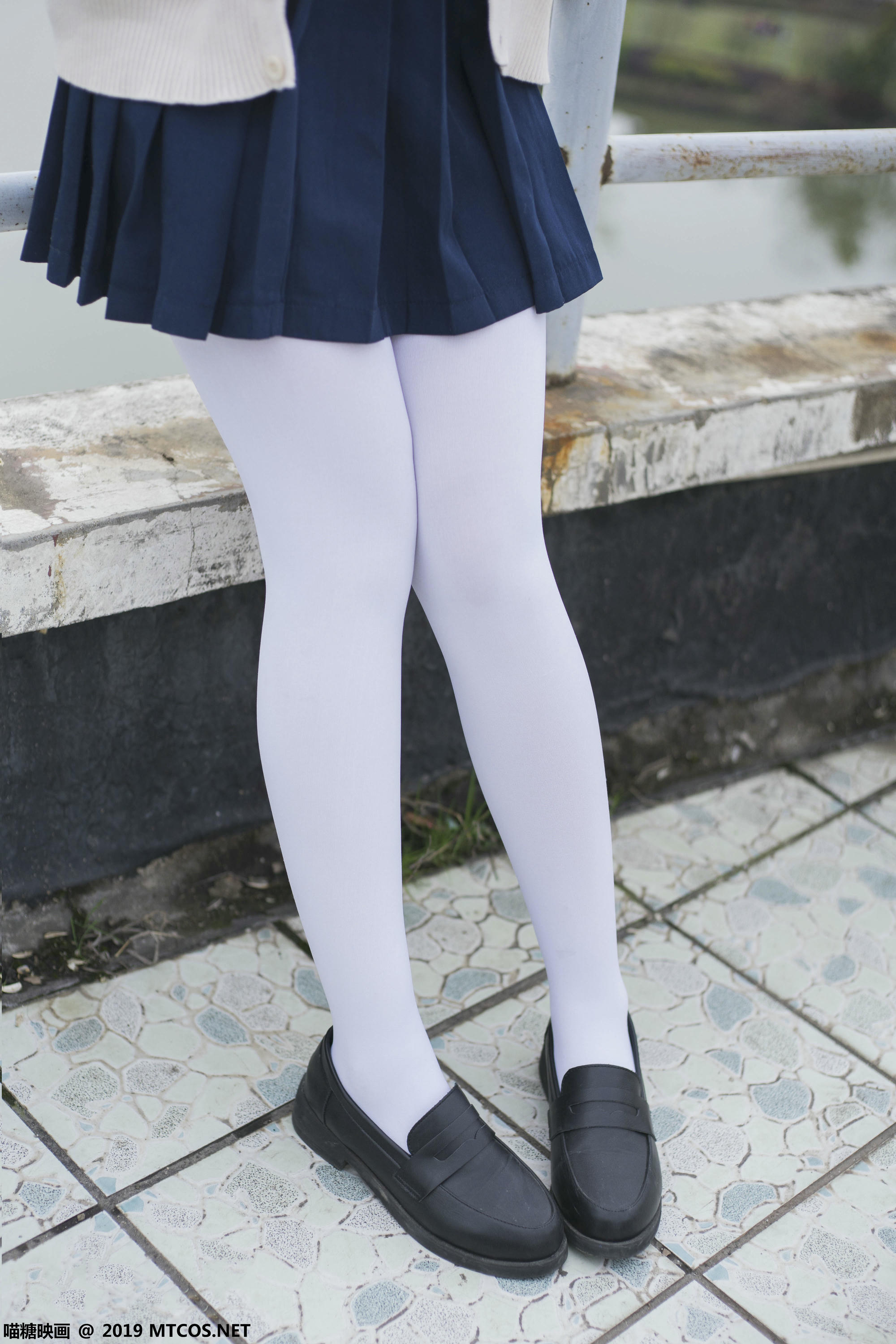 [喵糖映画] VOL.067 半度度度喵 喵喵的白丝水手服[46P／245MB]_第2集