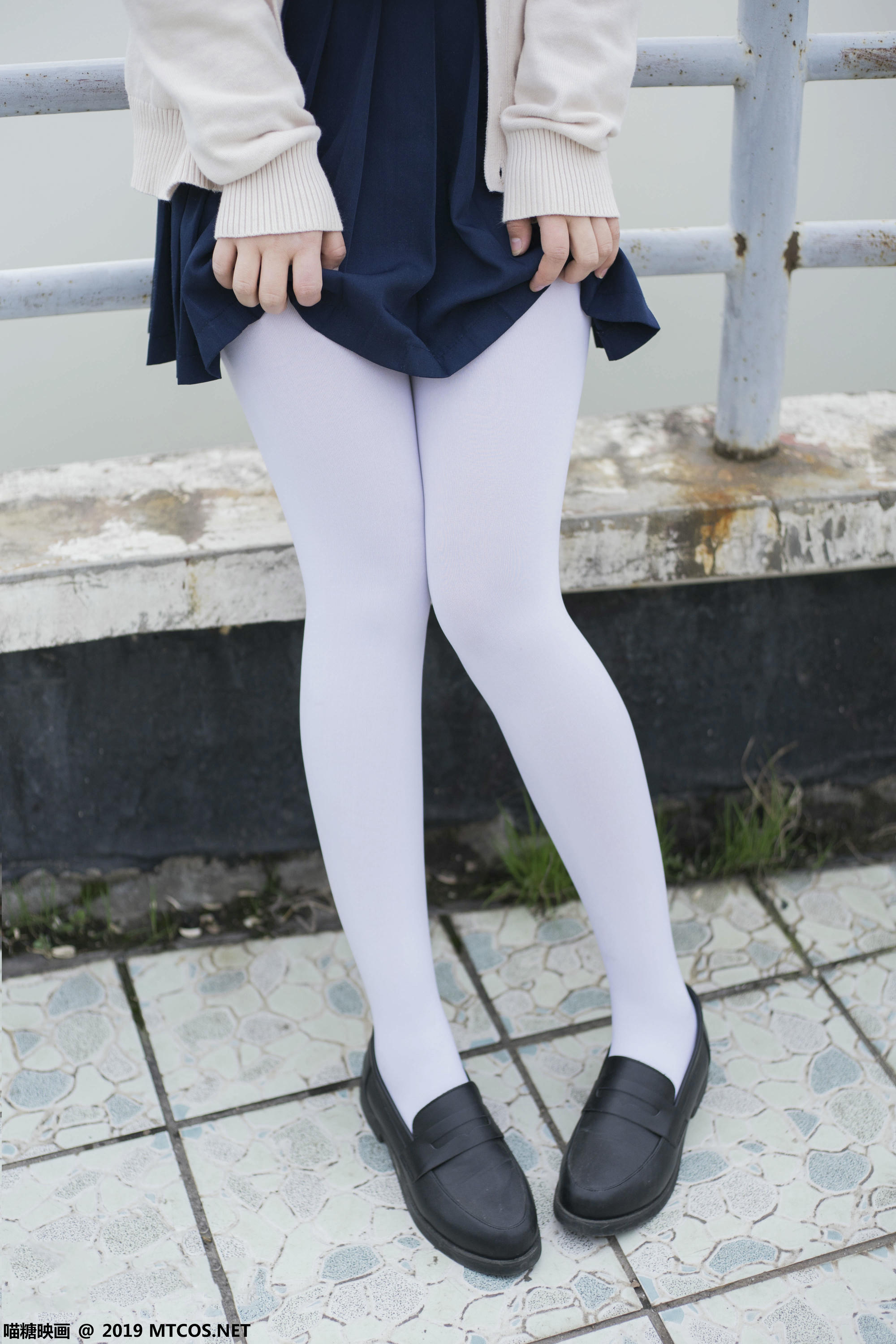 [喵糖映画] VOL.067 半度度度喵 喵喵的白丝水手服[46P／245MB]_第2集