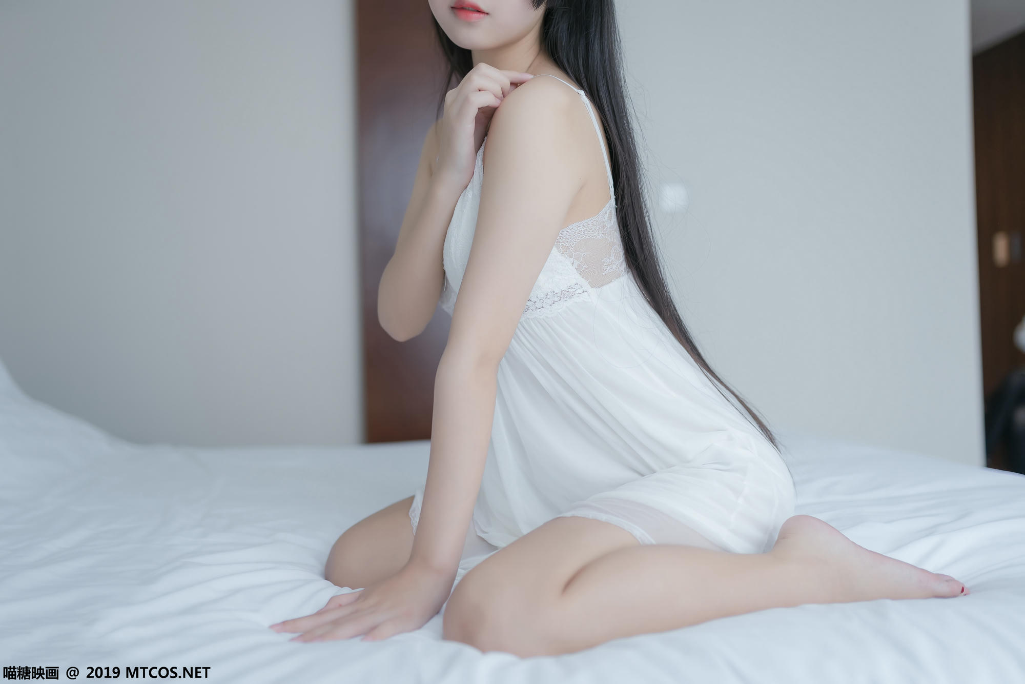 [喵糖映画] VOL.069 萌芽儿o0 白纱裙[44P／167MB]_第1集