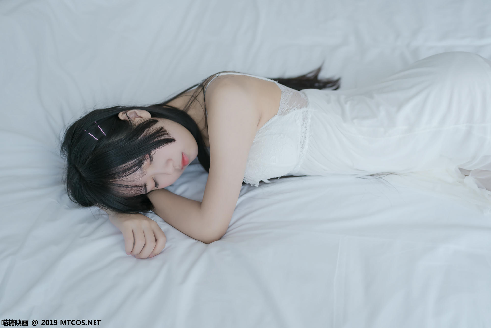 [喵糖映画] VOL.069 萌芽儿o0 白纱裙[44P／167MB]_第1集